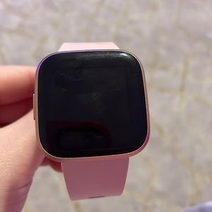 Fitbit Versa 2 Smartwatch Rose Gold w 3 Bands